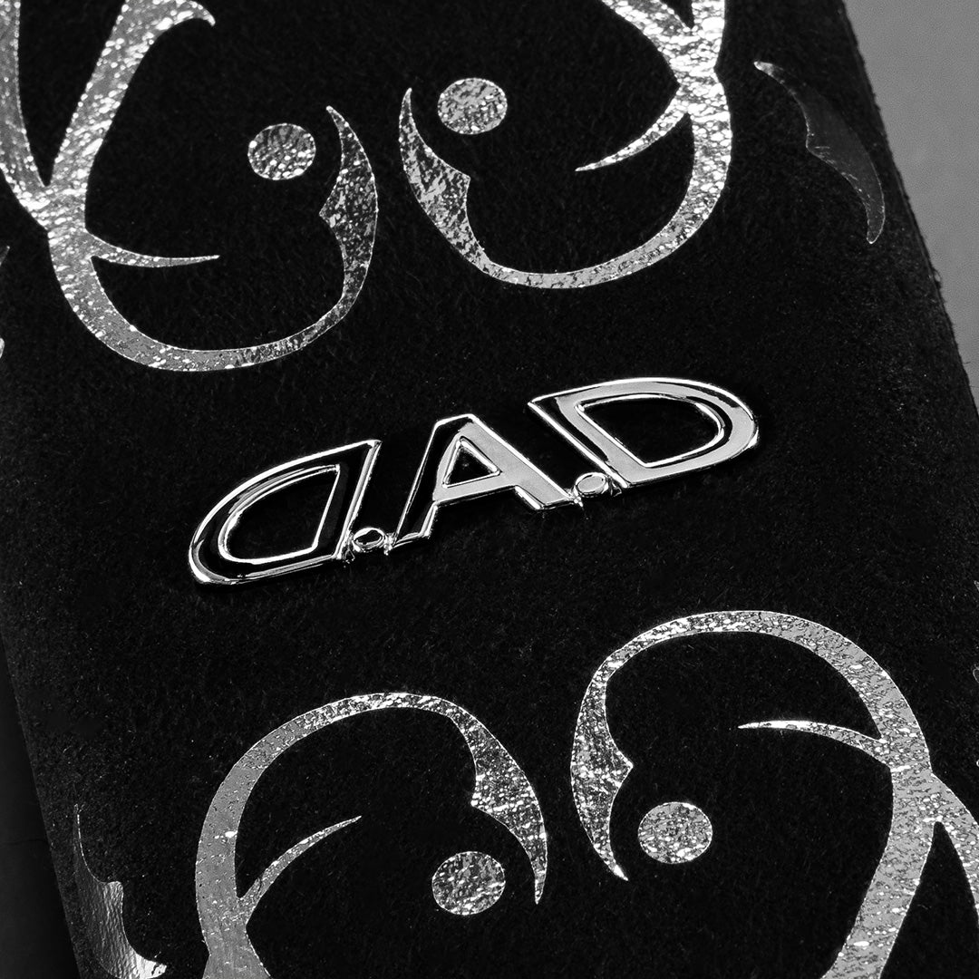 D.A.D 銀色唐草紋安全帶護套