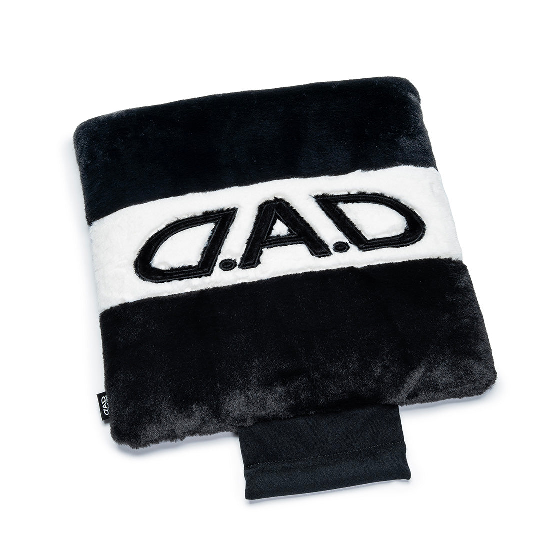D.A.D 黑白絨毛座墊